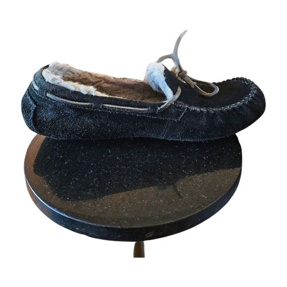 Ugg MOCCASIN SLIPPERS (Size 10 MEN) \